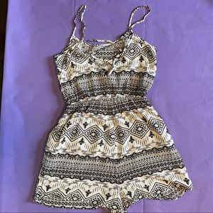 H&M Divided Black and White Geometric Pattern Romper Playsuit, Junior’s Size 6